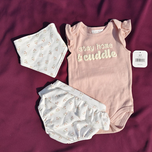 3-Piece Baby Outfit Set – Bodysuit, Shorts & Bib