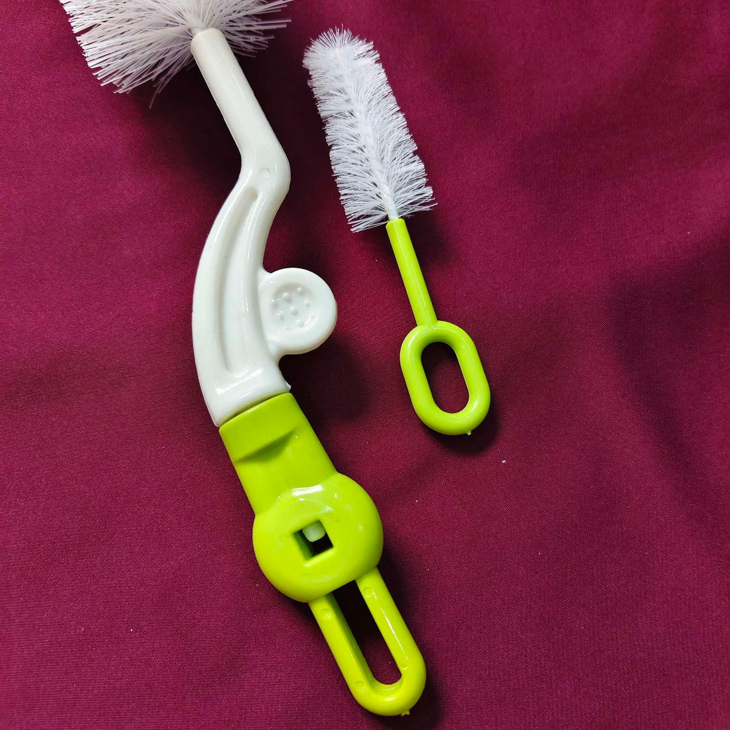 Feeder Cleaning Brush green 3