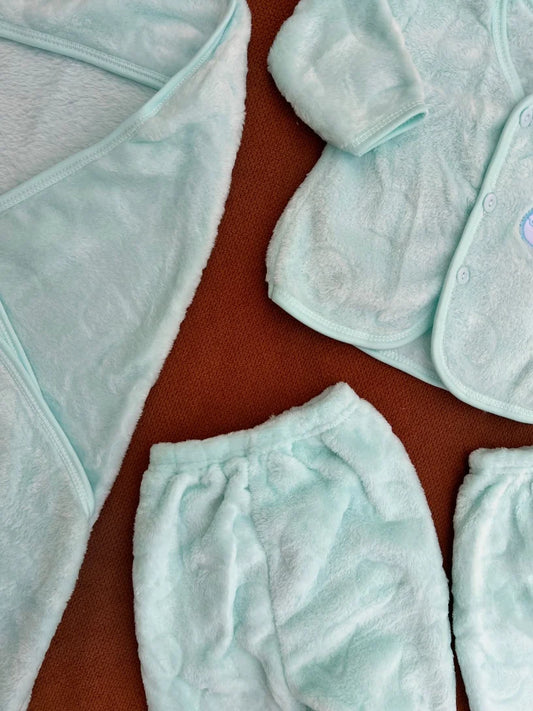 Newborn 6 Pcs Velvet Winter Set – Soft & Warm