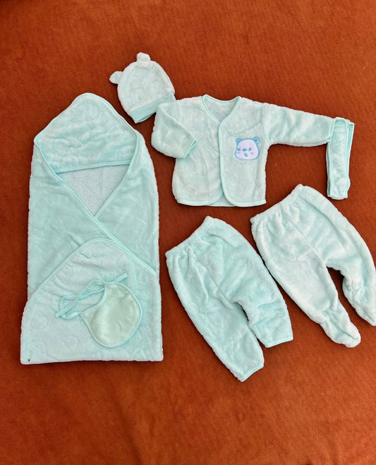 Newborn 6 Pcs Velvet Winter Set – Soft & Warm