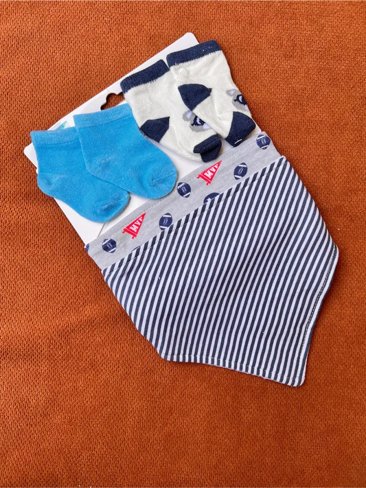 Newborn Bib & Socks Set – Soft Cotton