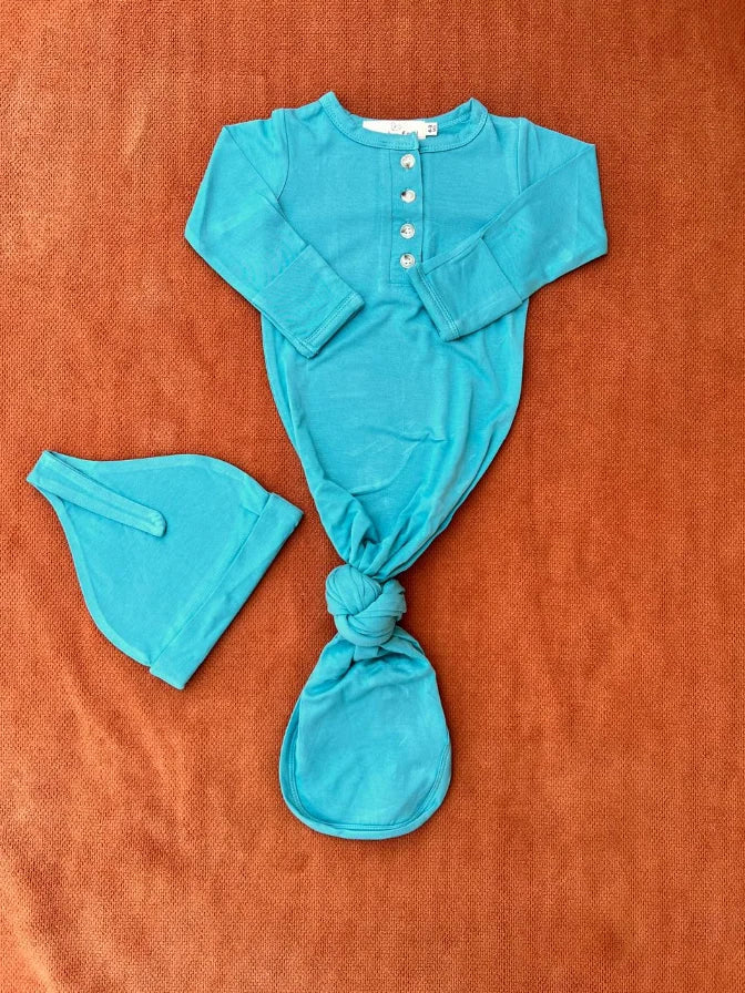 Newborn Cotton Knotted Gown with Cap Set – Baby Sleepwear