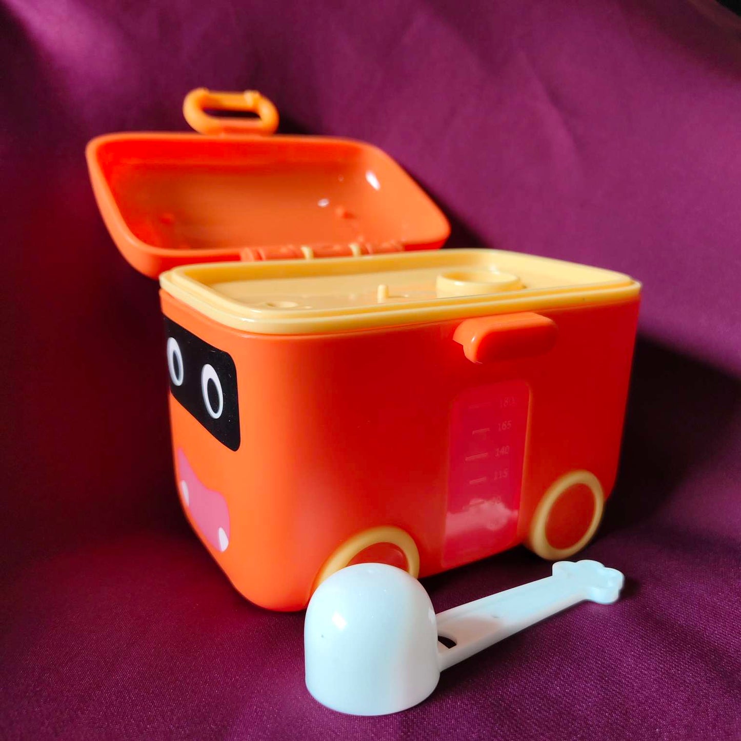 bus milk container