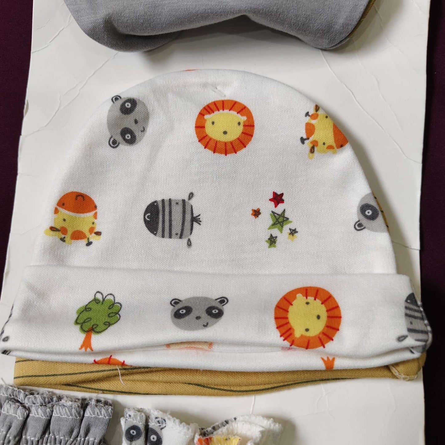 Pack of 3 caps and 3 pairs of mittens