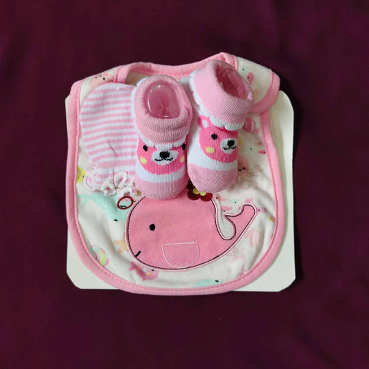 pack of bib, mittens and bib (7)
