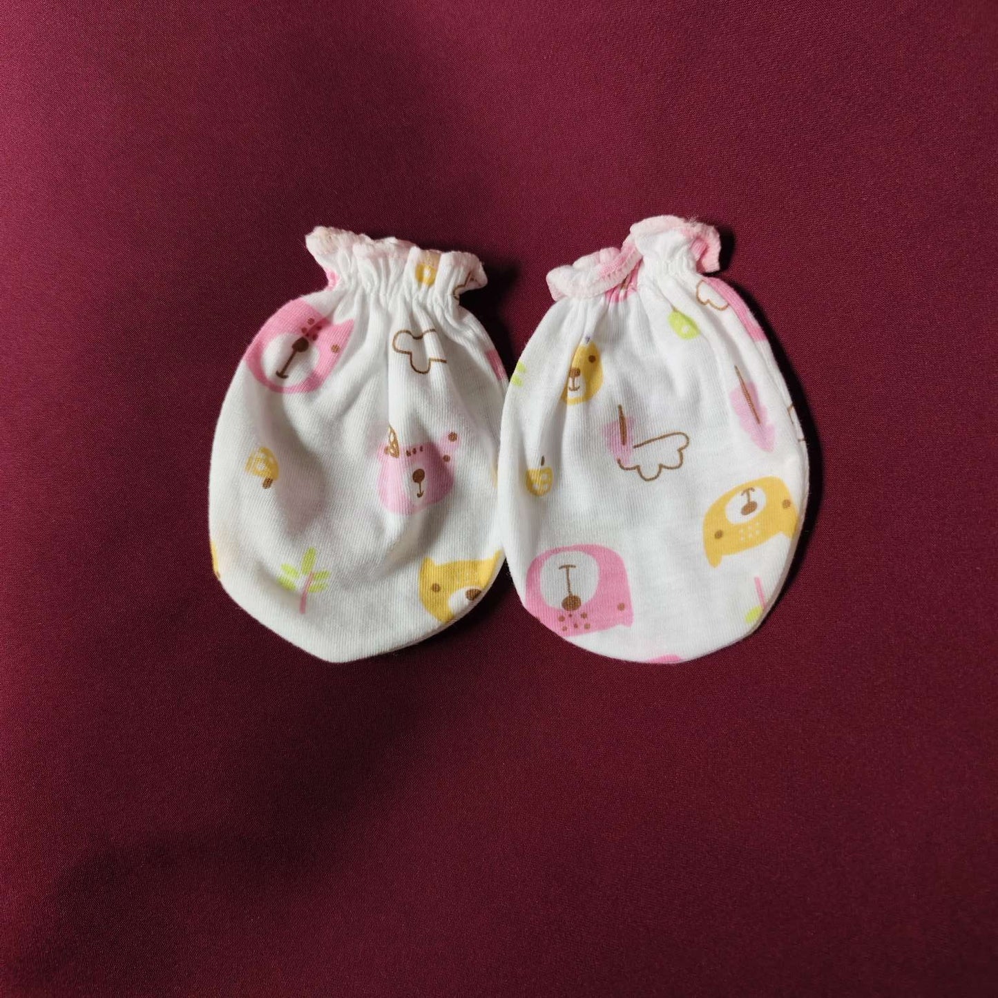 Newborn Baby Mittens – Soft Cotton Pair (0 to 3 Months)