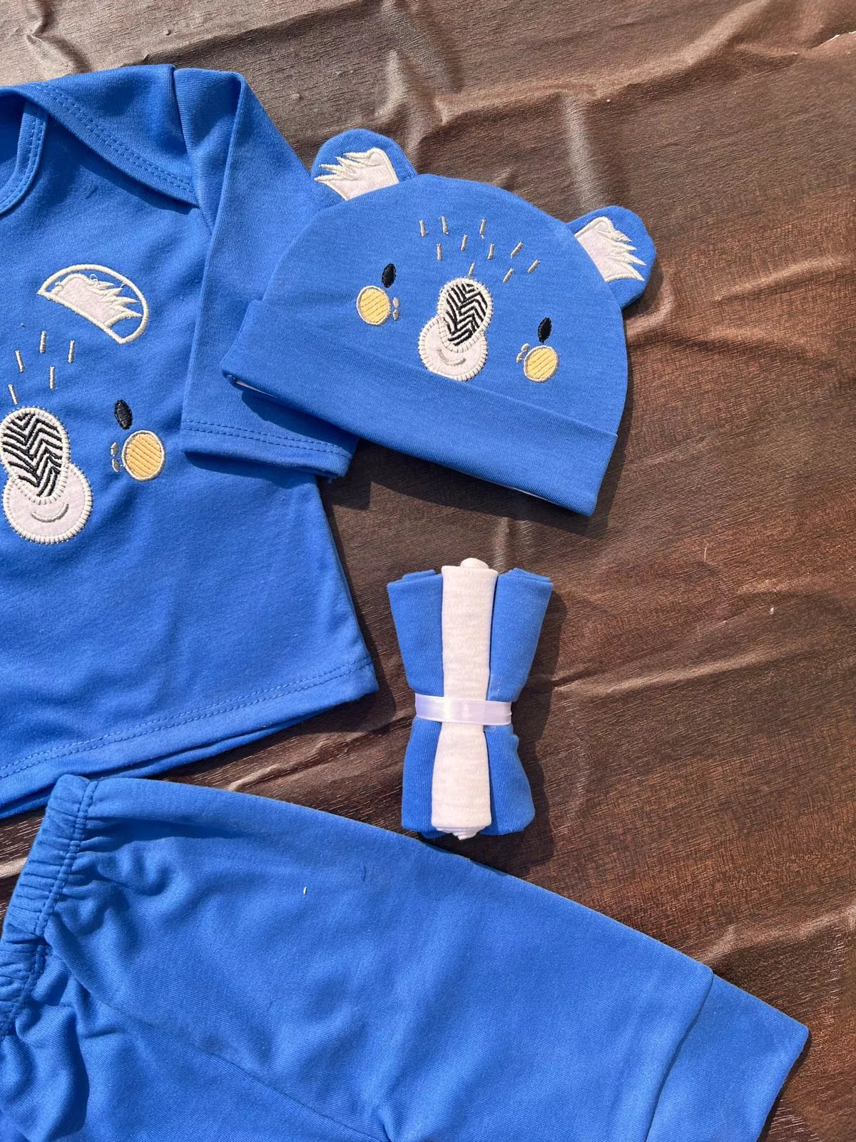 10-Pieces Newborn Baby Starter Set in Cotton | Complete Baby Clothing Set