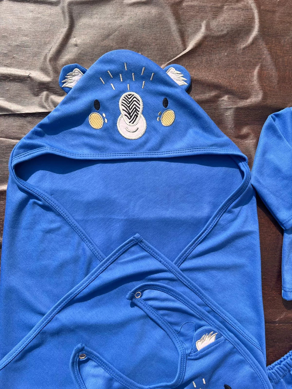10-Pieces Newborn Baby Starter Set in Cotton | Complete Baby Clothing Set