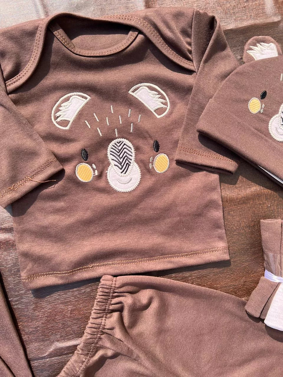 10-Pieces Newborn Baby Starter Set in Cotton | Complete Baby Clothing Set