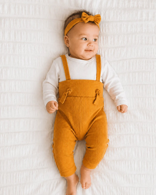 3-Piece Baby Girl Outfit – Stylish Shirt, Trouser & Hairband Set