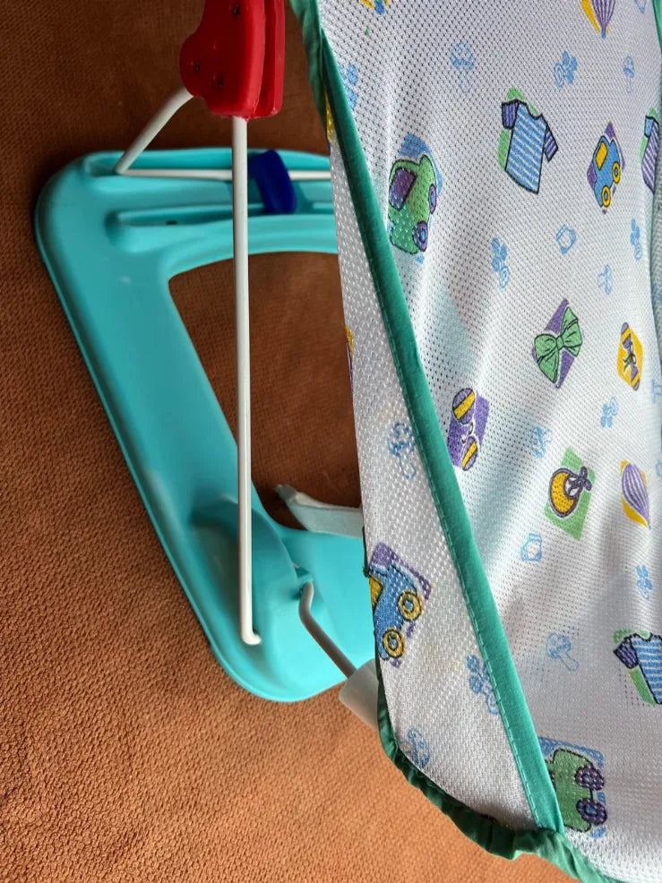 Foldable Baby Bather – Comfortable & Safe Newborn Bath Seat (Medium)