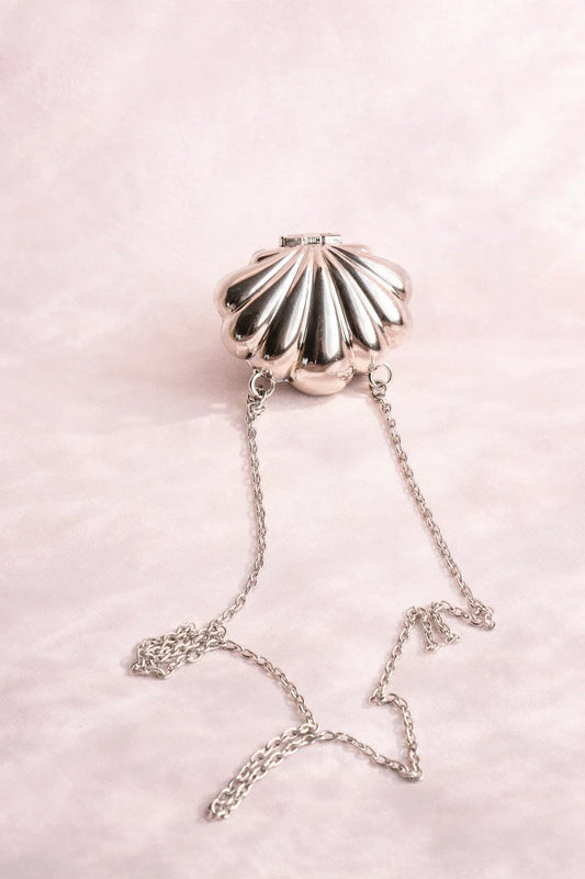Baby Girl Shell Shape Mini Bag with Chain Strap – Stylish Accessory