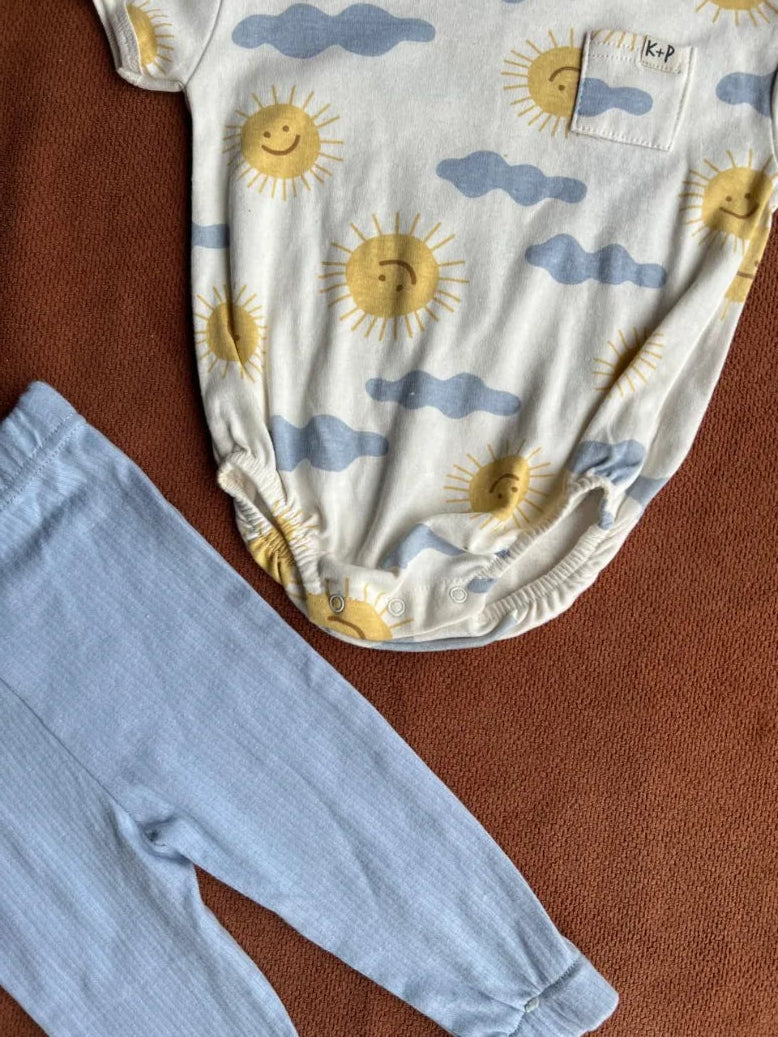 2-Piece Baby Outfit Set – Bodysuit & Trouser