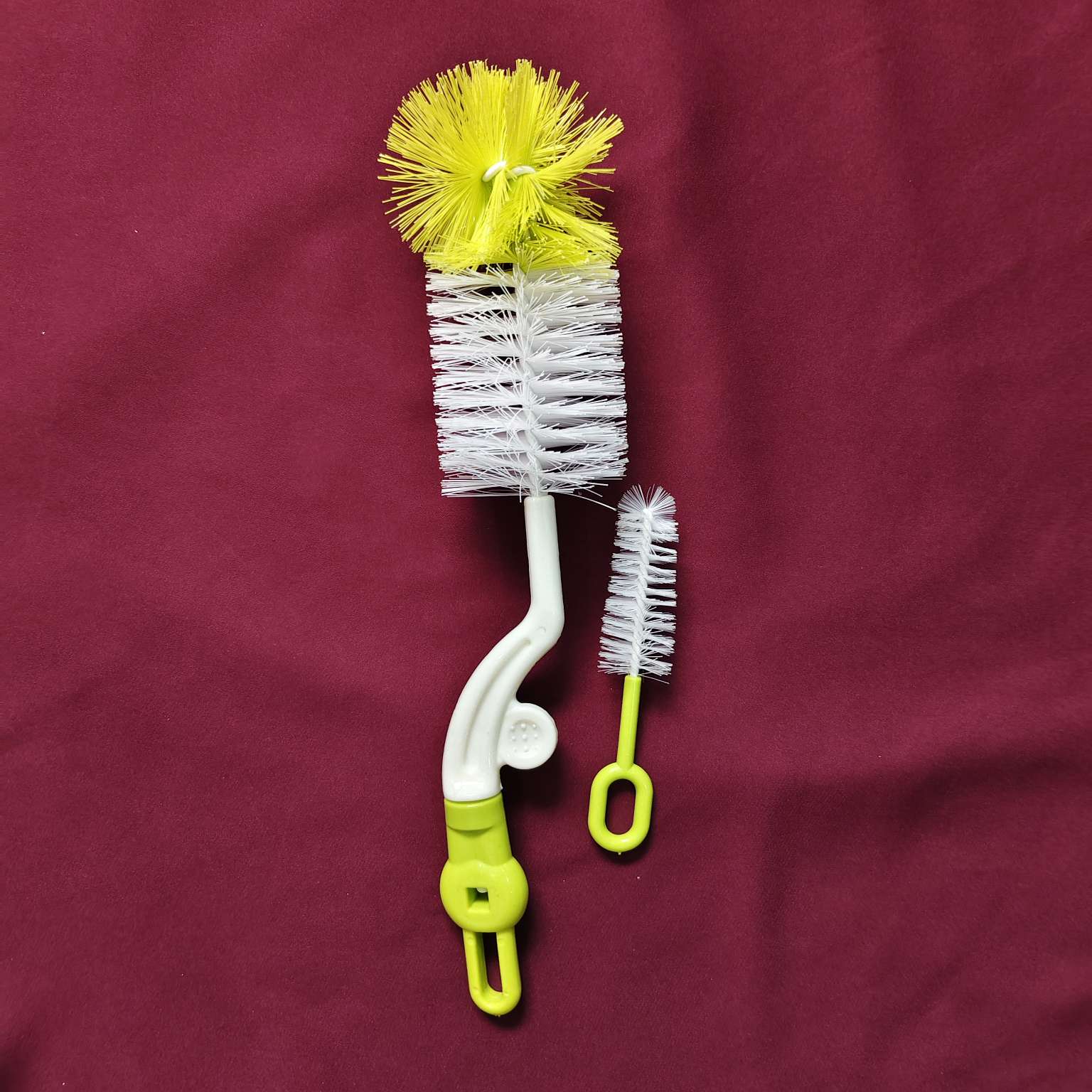 Feeder Cleaning Brush green 3