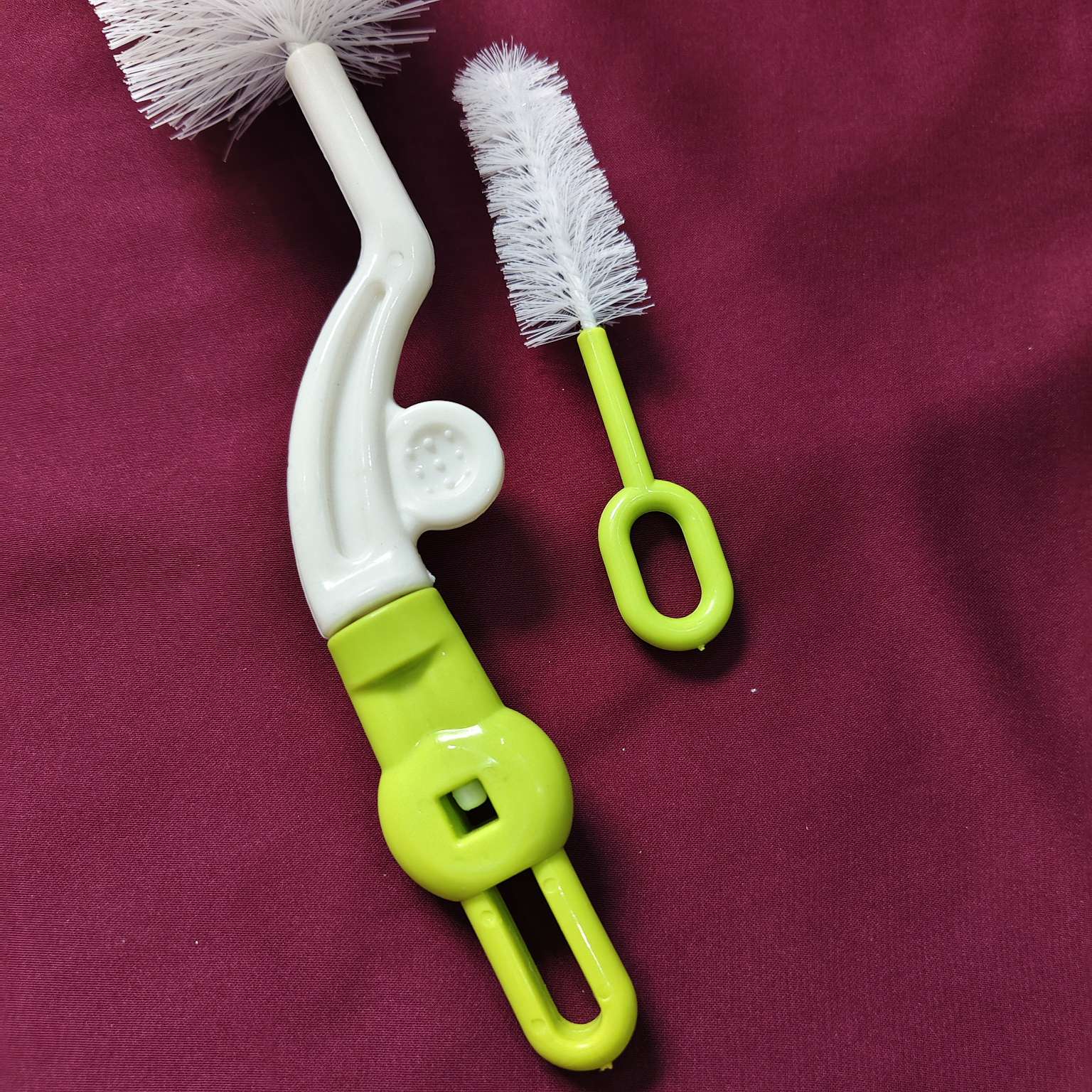 Feeder Cleaning Brush green 3