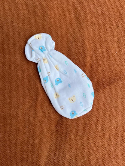 Feeder Cover for Baby Bottles – Soft, Washable & Protective Sleeve