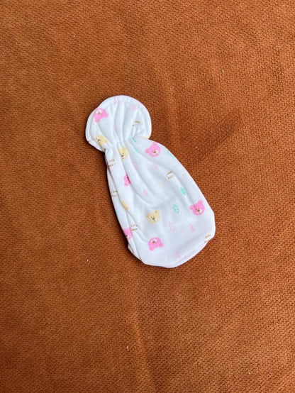 Feeder Cover for Baby Bottles – Soft, Washable & Protective Sleeve