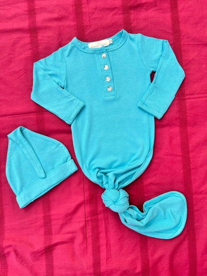 Newborn Cotton Knotted Gown with Cap Set – Baby Sleepwear