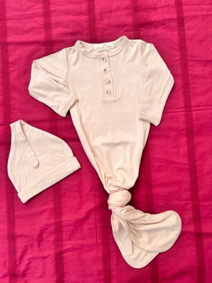 Newborn Cotton Knotted Gown with Cap Set – Baby Sleepwear