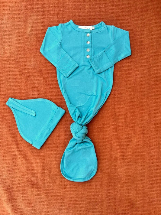 Newborn Cotton Knotted Gown with Cap Set – Baby Sleepwear
