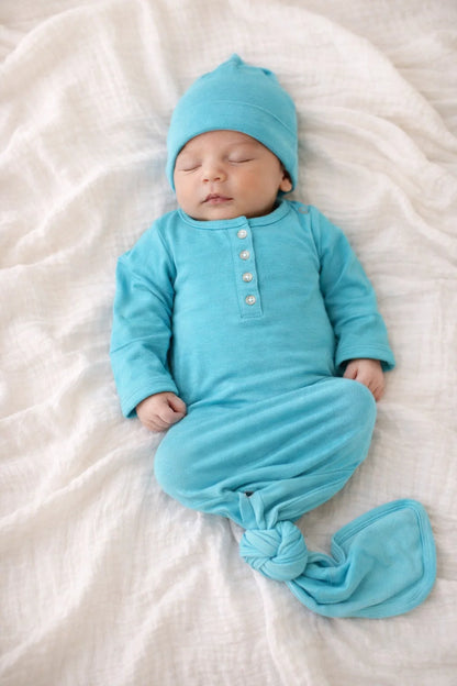 Newborn Cotton Knotted Gown with Cap Set – Baby Sleepwear