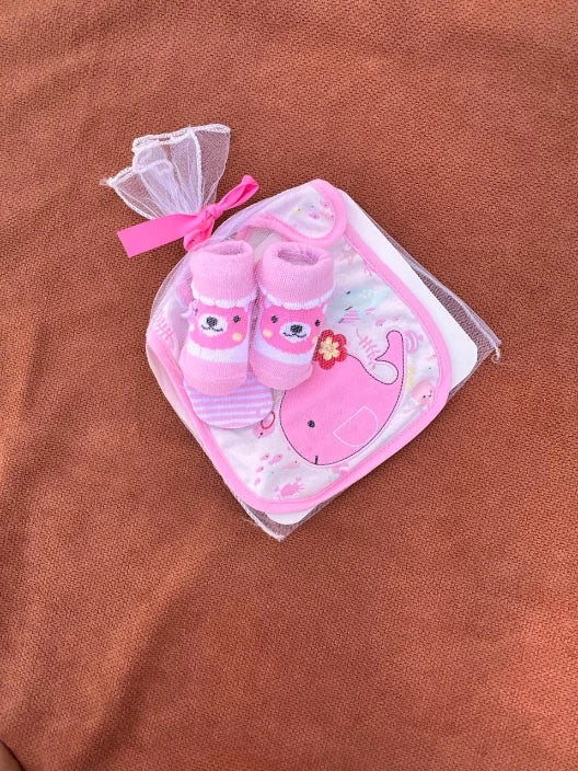 Newborn Essentials Set – Bib, Booties & Mittens
