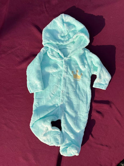 Newborn Velvet Romper – Soft, Cozy & Elegant Baby Outfit