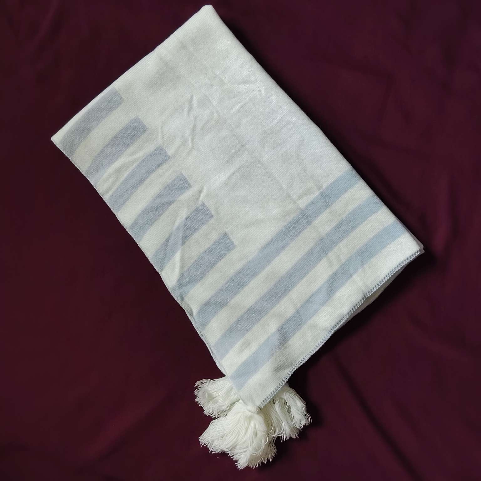 Baby Wrapping Sheet with Lining Design