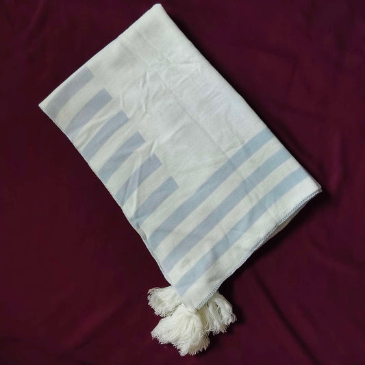 Baby Wrapping Sheet with Lining Design