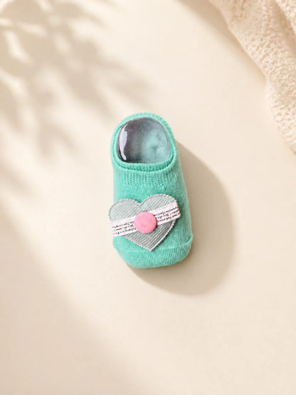 Soft Baby Booties for Newborns (0–6 Months) – Warm & Gentle for Tiny Feet