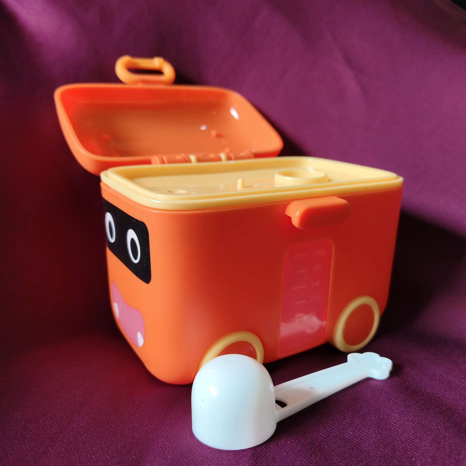 bus milk container
