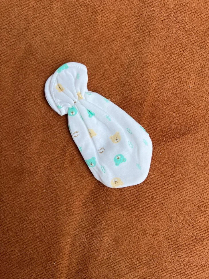 Feeder Cover for Baby Bottles – Soft, Washable & Protective Sleeve
