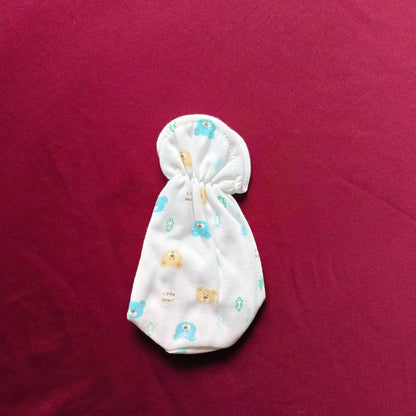Feeder Cover for Baby Bottles – Soft, Washable & Protective Sleeve
