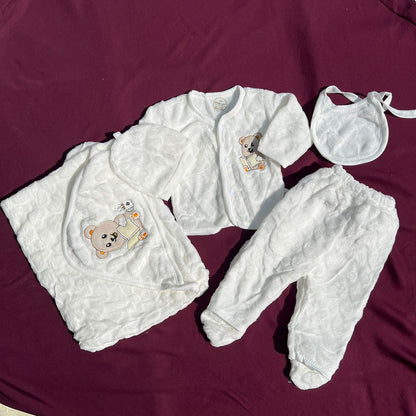 Newborn 6 Pcs Velvet Winter Set – Soft & Warm
