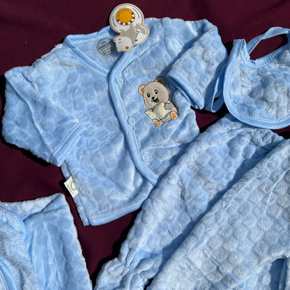 Newborn 6 Pcs Velvet Winter Set – Soft & Warm